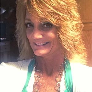 Meet your Posher, Christine